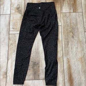 Leopard print leggings size 6